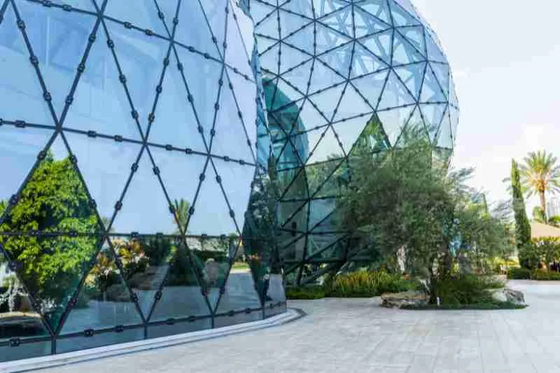 Building Decarbonization Guide: What is It & How Does It Work?